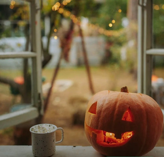 Halloween Magic: How Candles & Decor Set the Perfect Spooky Vibe